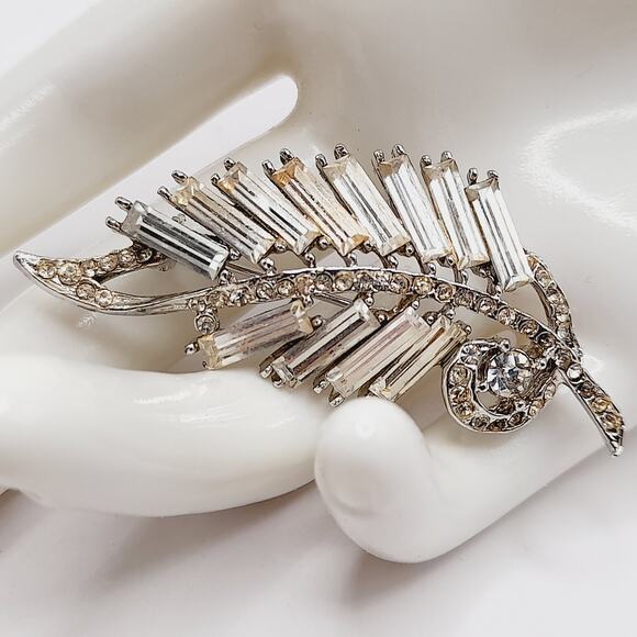 Vintage Feather Brooch Clear Rhinestones Silver Tone Rhodium Plate, Repair - Picture 3 of 8